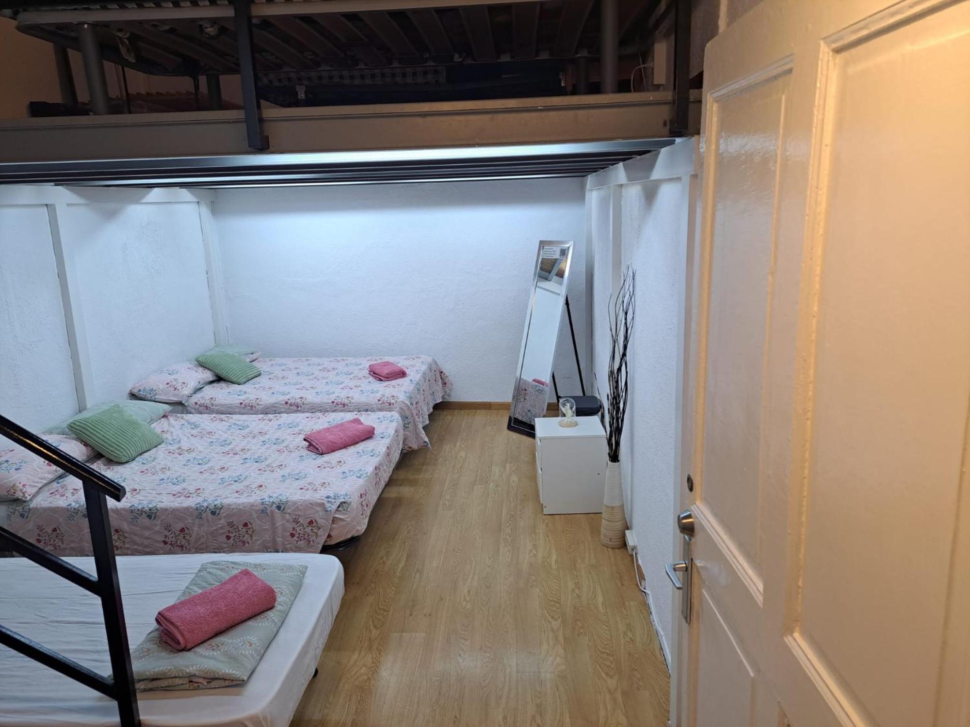 Habitacion Para Grupos Hasta 8 En Plena Rambla De Cataluna Barcelona Exteriér fotografie