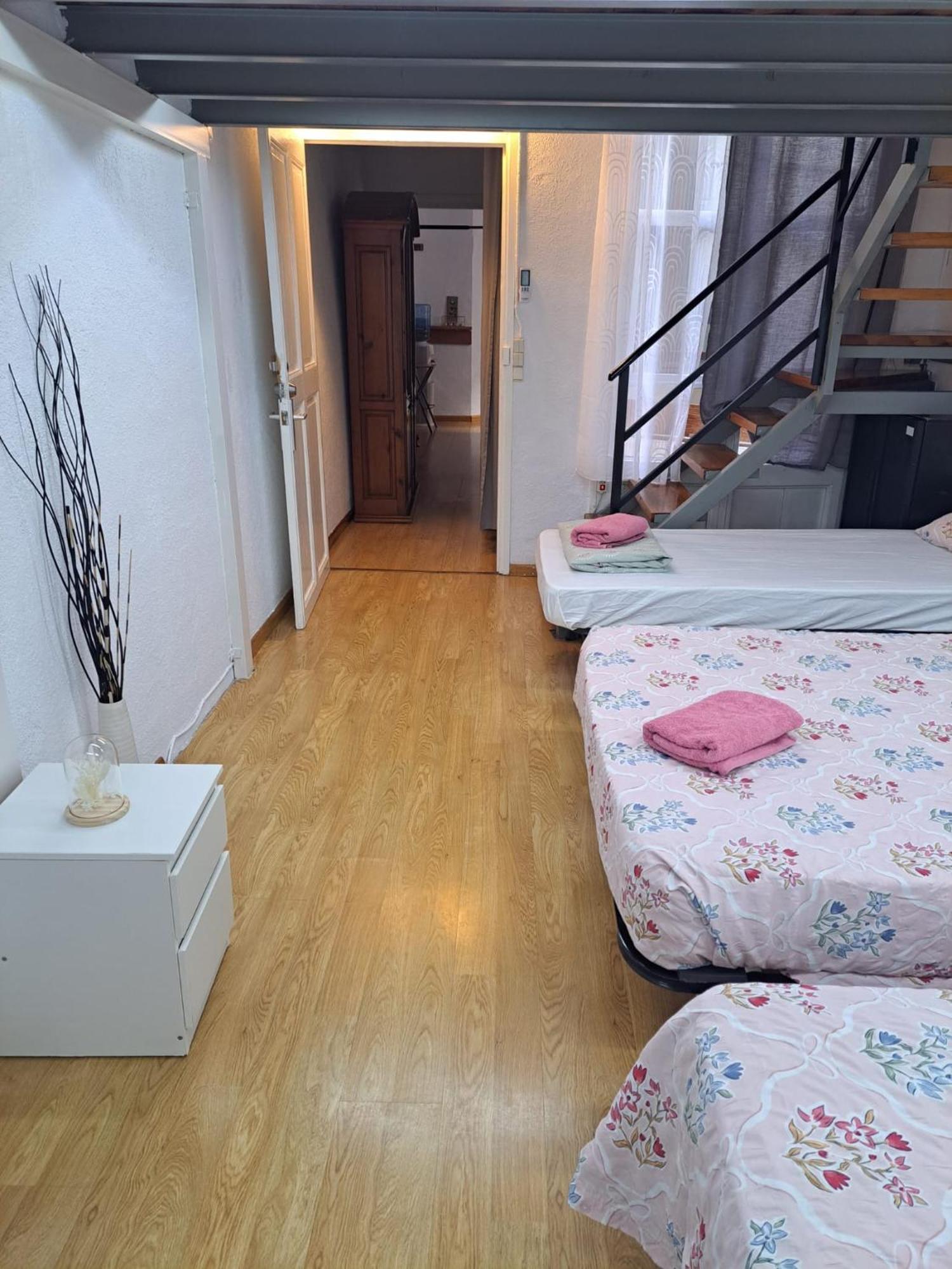 Habitacion Para Grupos Hasta 8 En Plena Rambla De Cataluna Barcelona Exteriér fotografie