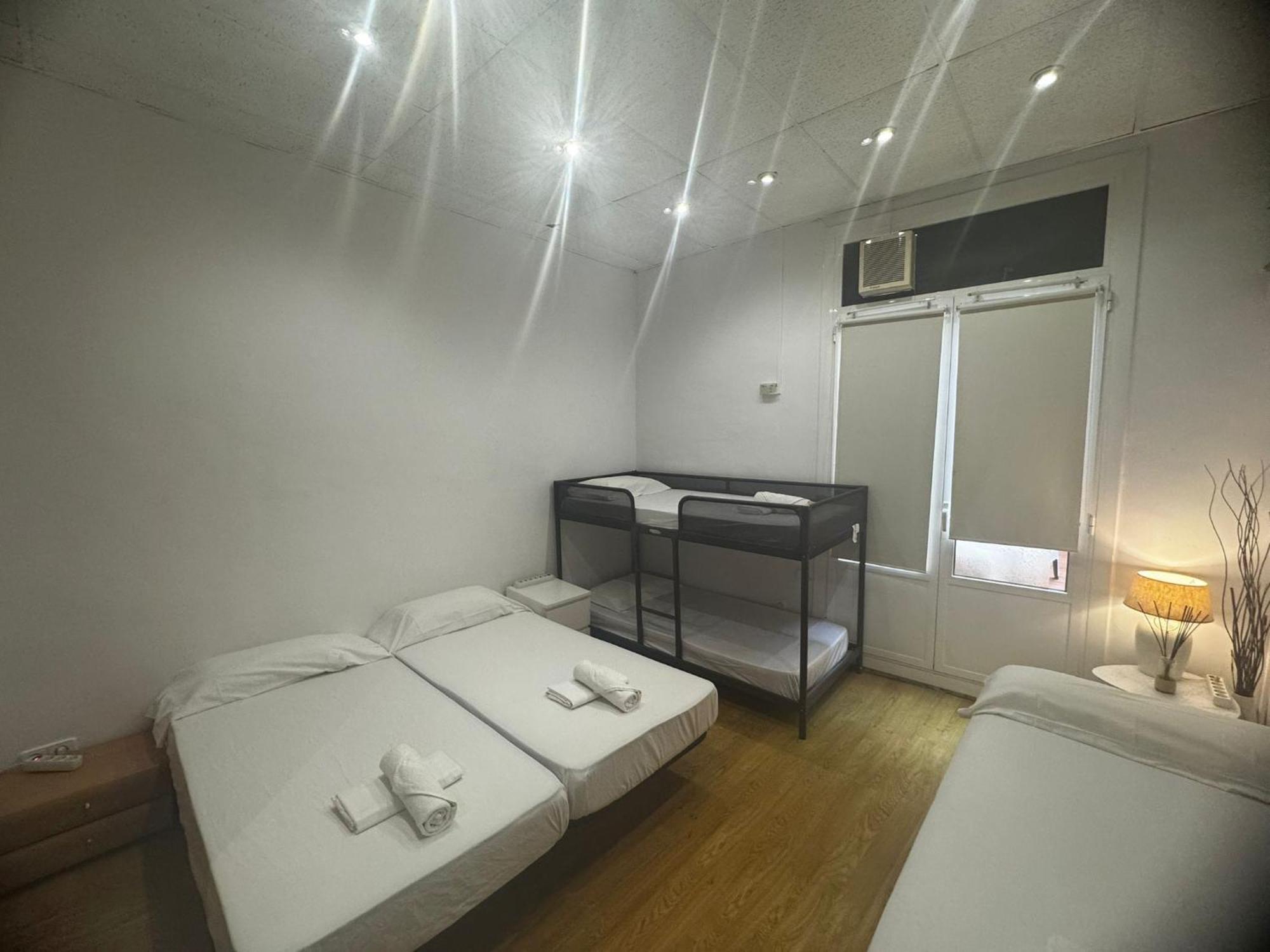 Habitacion Para Grupos Hasta 8 En Plena Rambla De Cataluna Barcelona Exteriér fotografie
