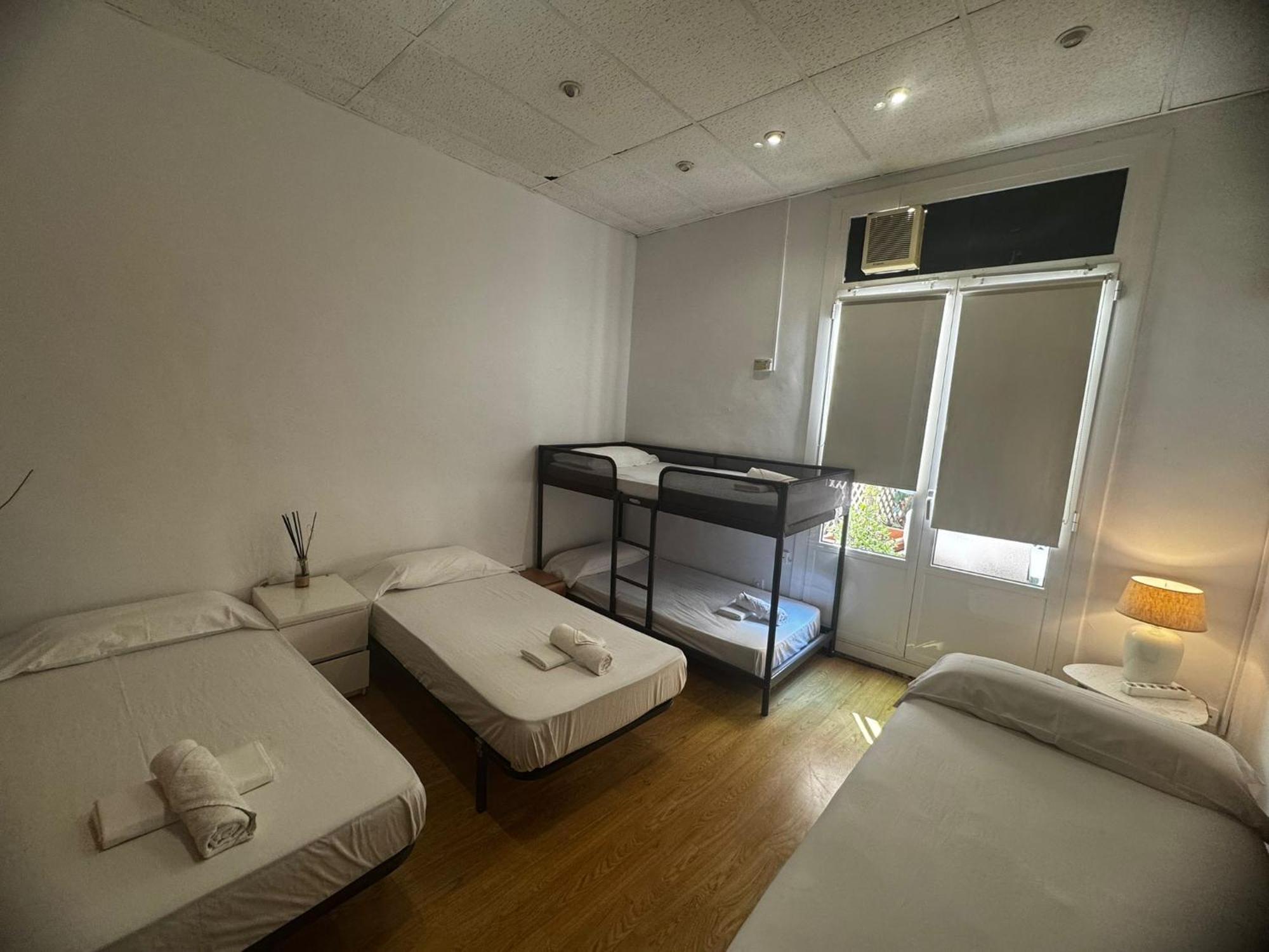 Habitacion Para Grupos Hasta 8 En Plena Rambla De Cataluna Barcelona Exteriér fotografie