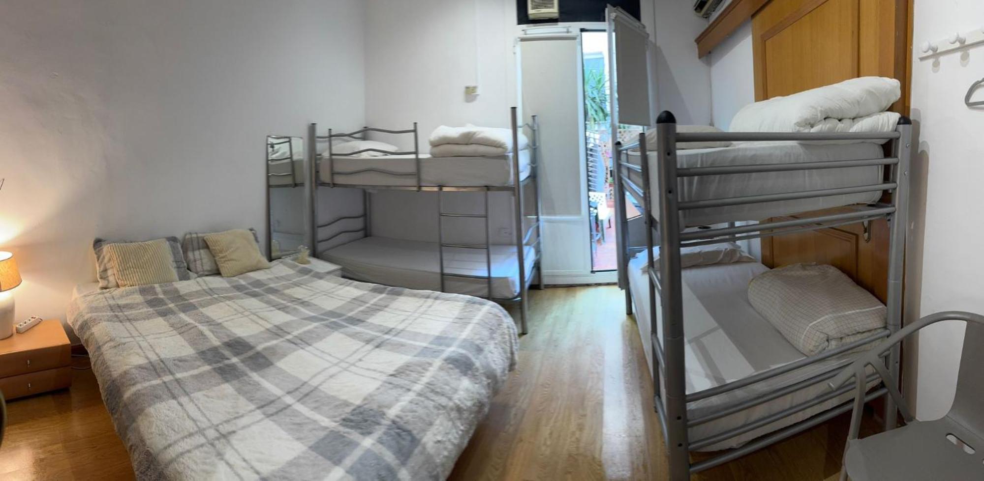 Habitacion Para Grupos Hasta 8 En Plena Rambla De Cataluna Barcelona Exteriér fotografie